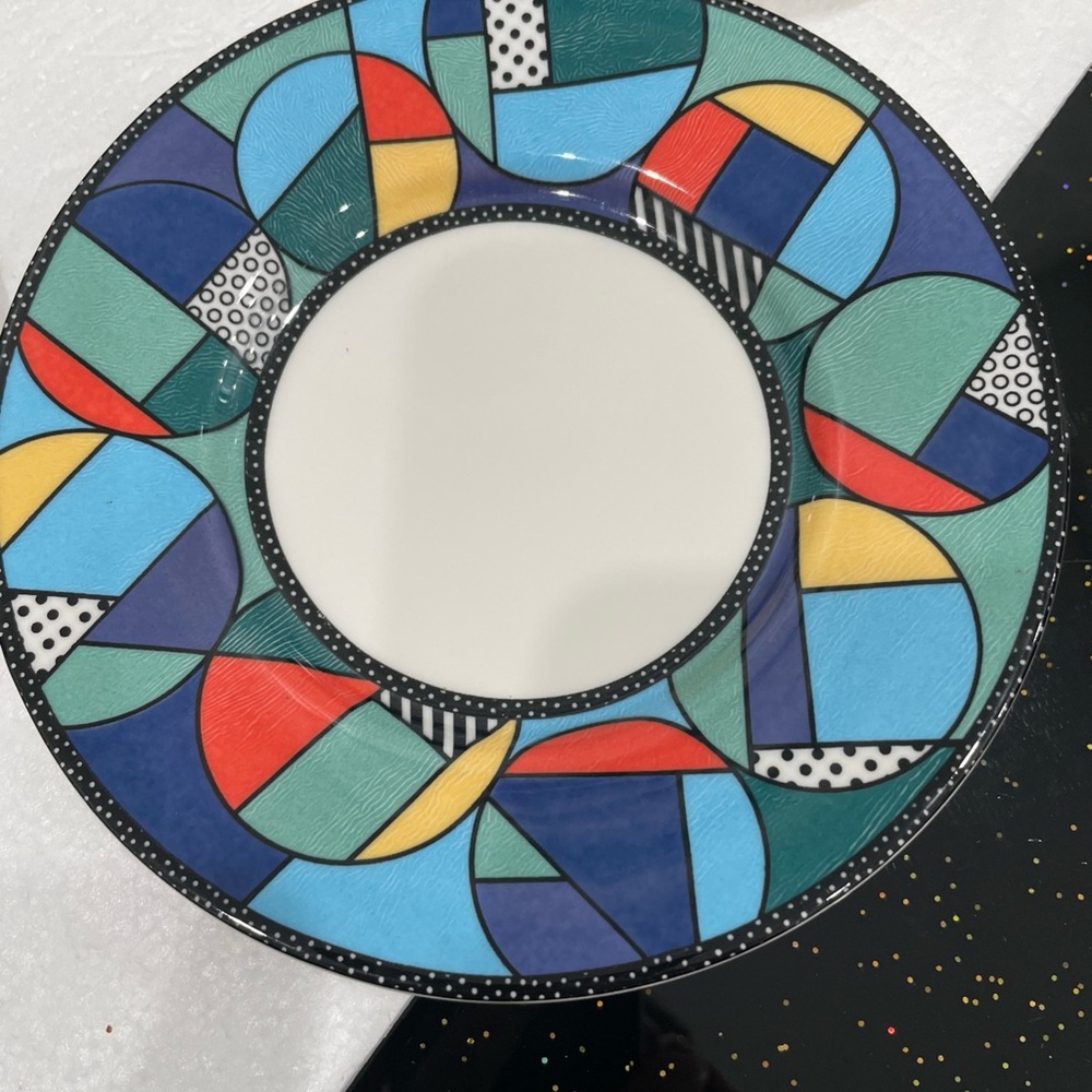 Colorful Geometric Patterned Tea Cup Set - Picture 4 of 7